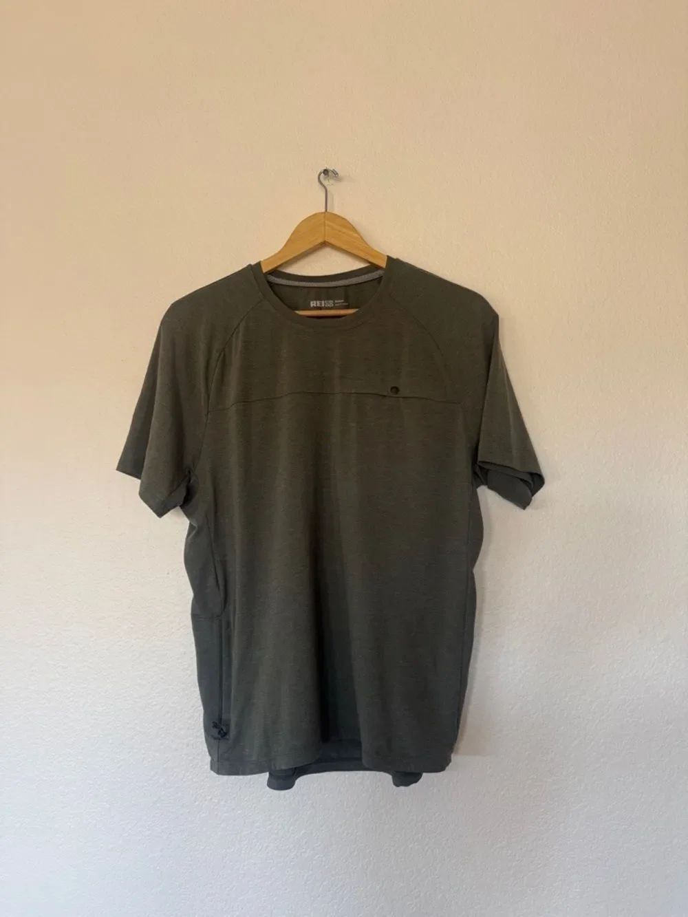 Men’s REI green t shirt